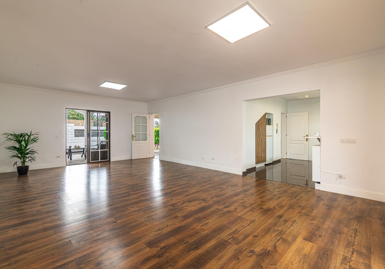 Exclusive licensed medical property with flexible living comfort in La Orotava, Tenerife