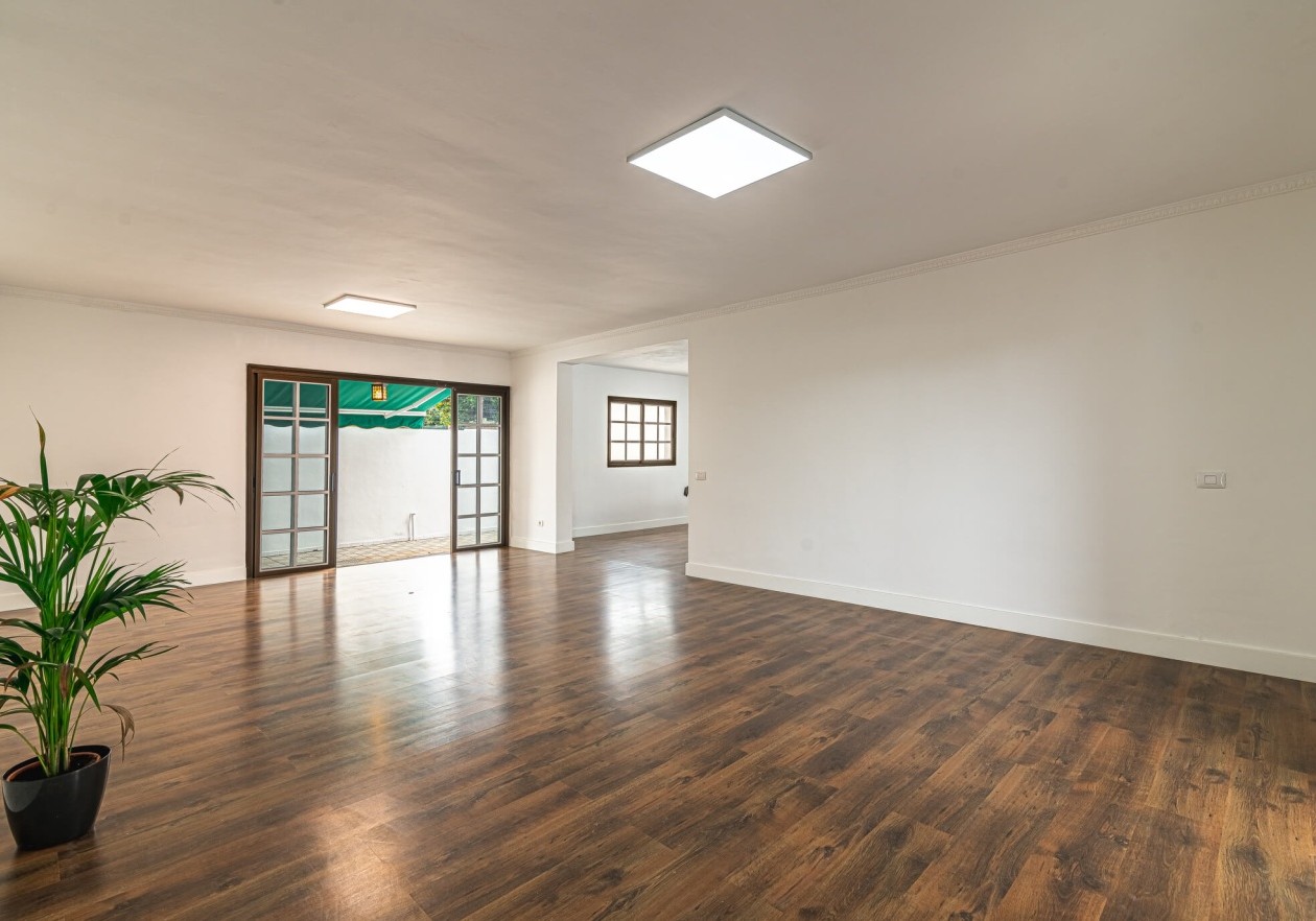 Exclusive licensed medical property with flexible living comfort in La Orotava, Tenerife