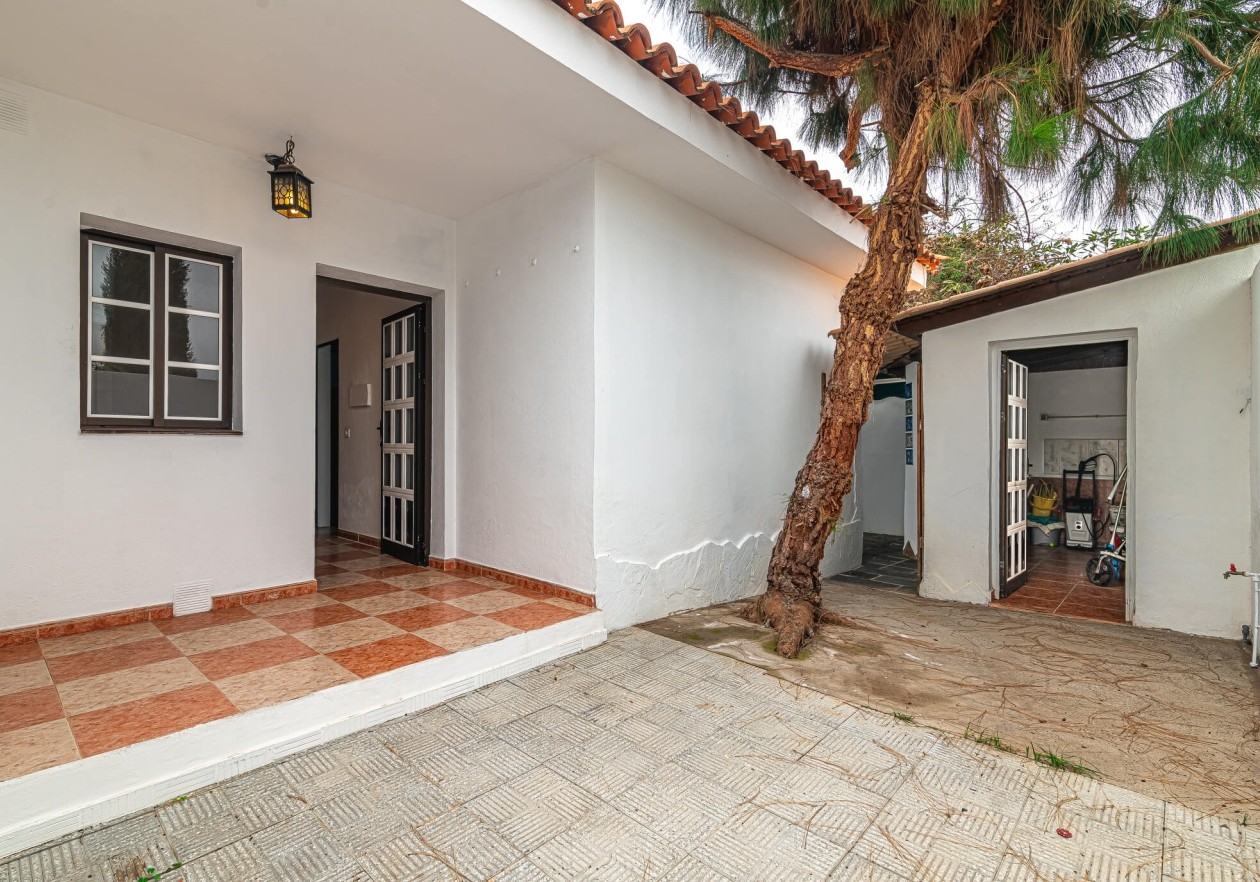 Exclusive licensed medical property with flexible living comfort in La Orotava, Tenerife