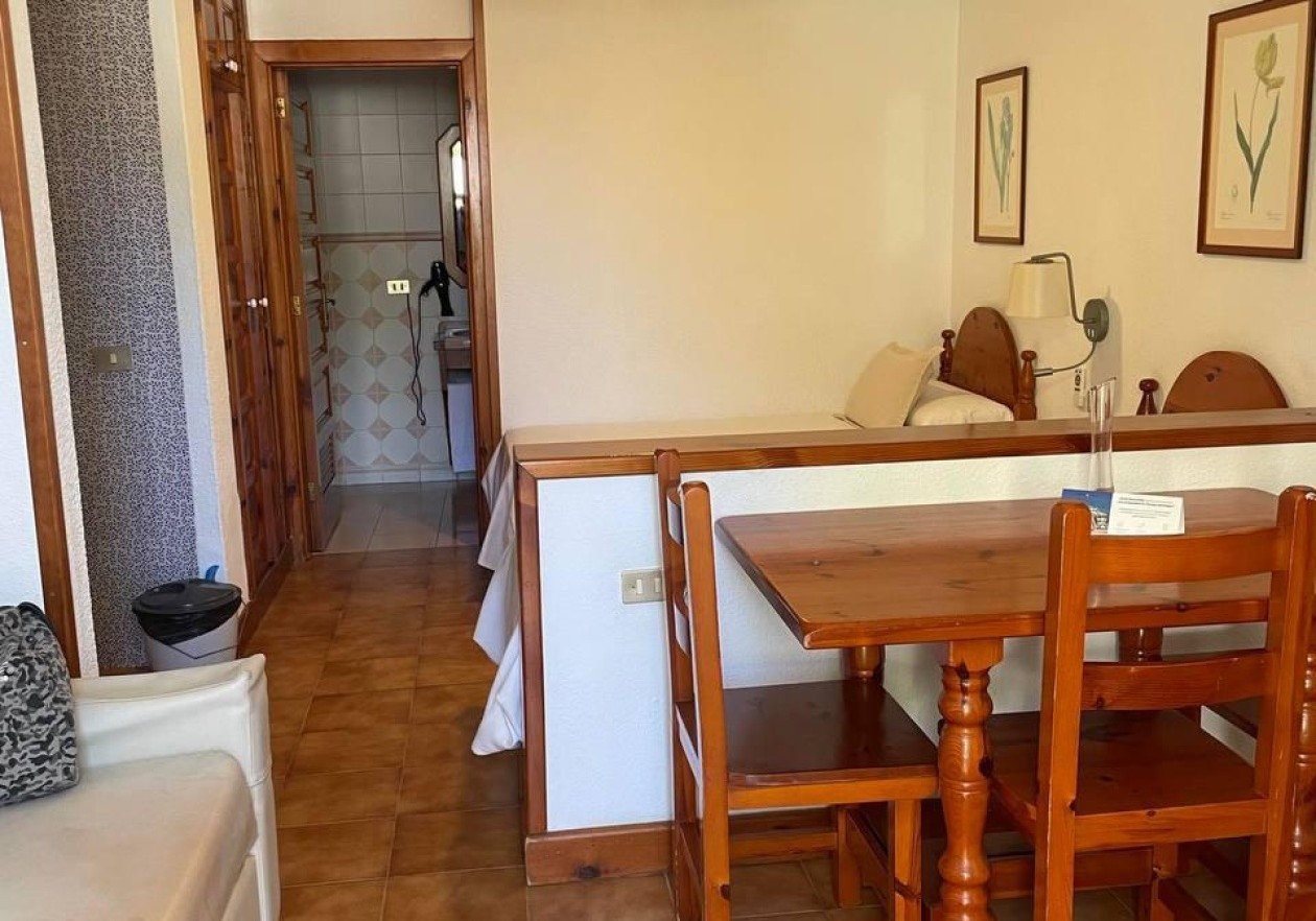 Nice ground floor studio with garden in Parque Santiago III