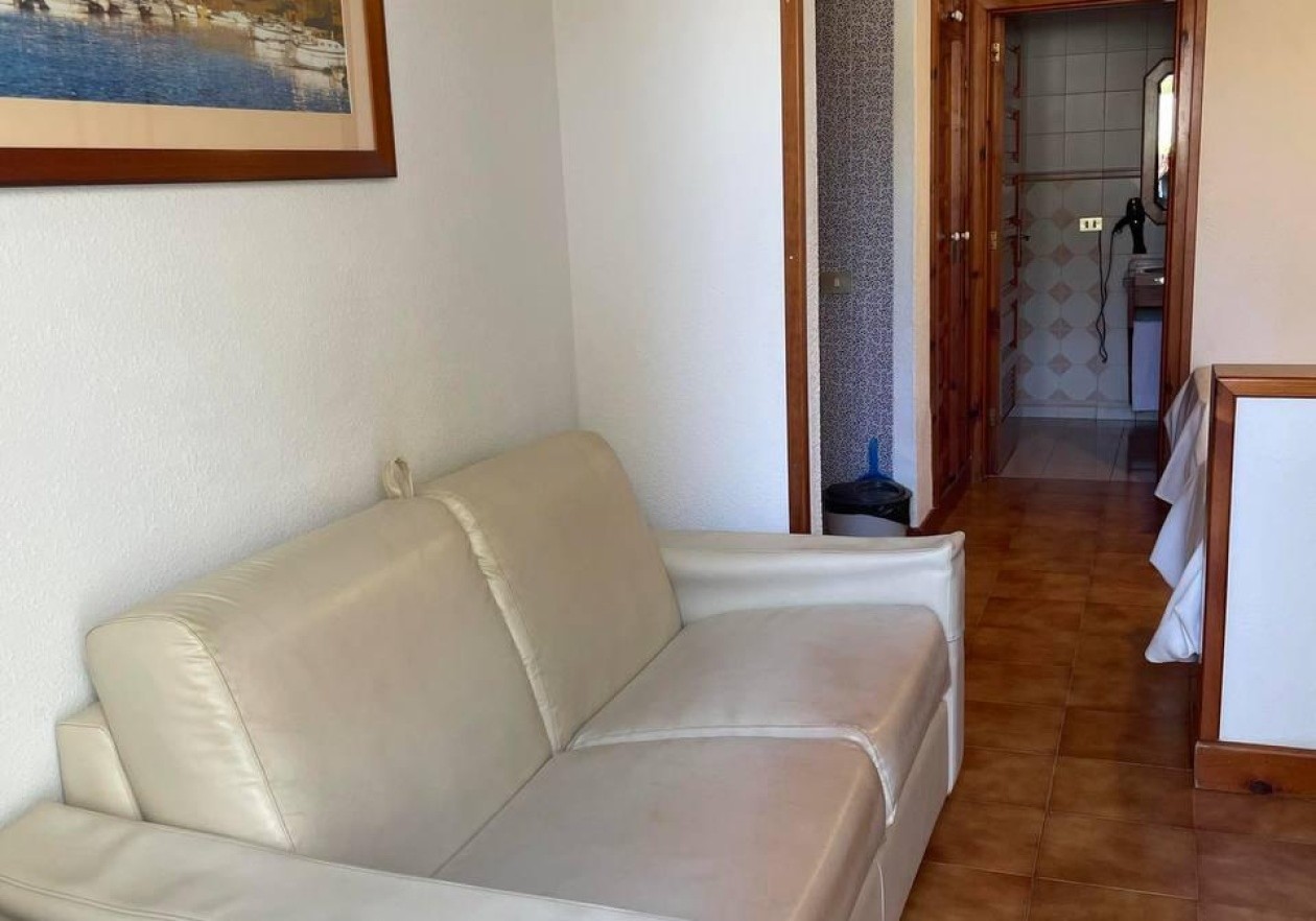 Nice ground floor studio with garden in Parque Santiago III