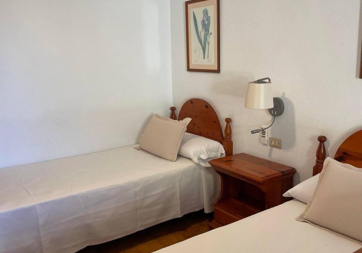 Nice ground floor studio with garden in Parque Santiago III