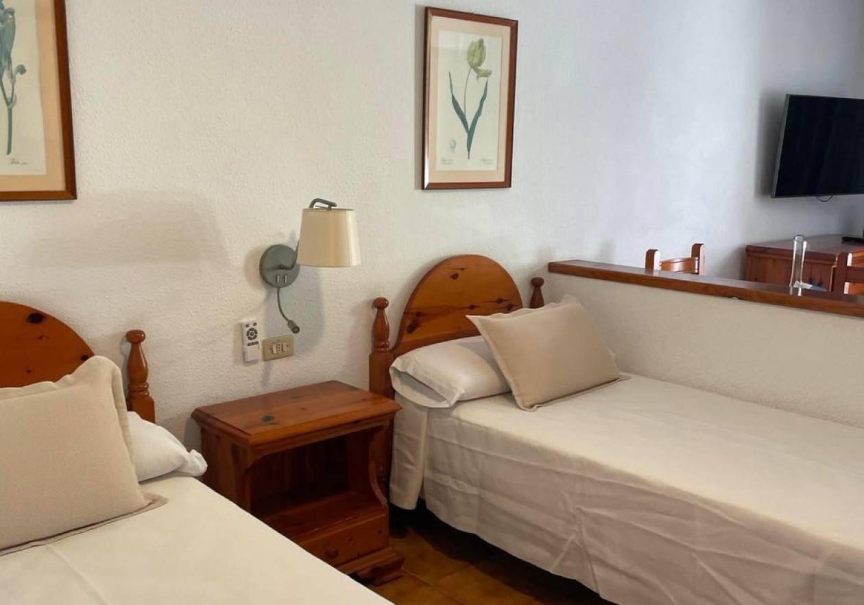 Nice ground floor studio with garden in Parque Santiago III