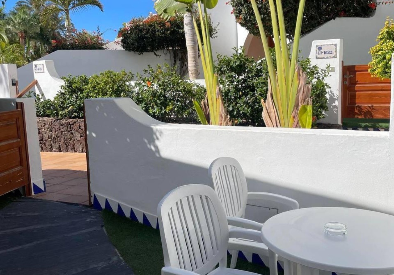 Nice ground floor studio with garden in Parque Santiago III