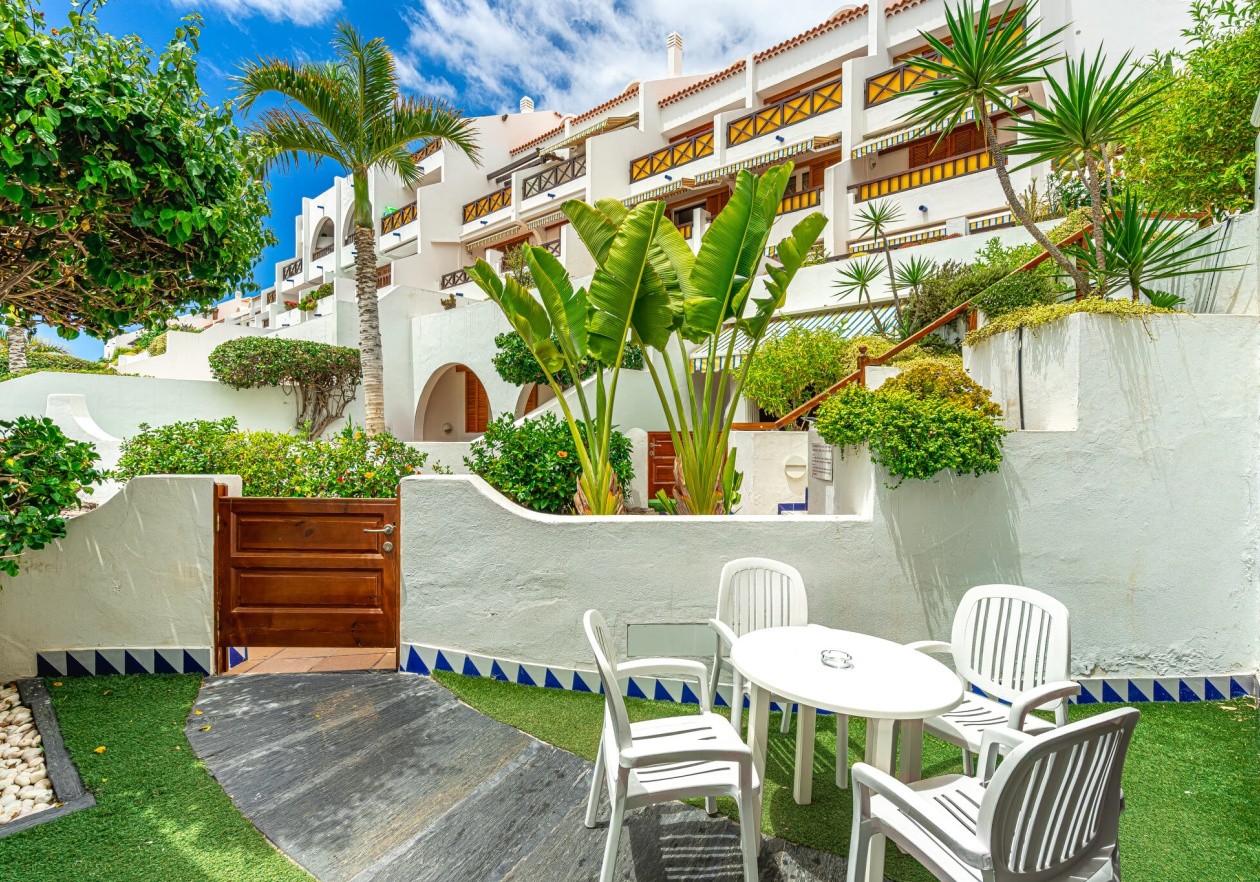 Nice ground floor studio with garden in Parque Santiago III