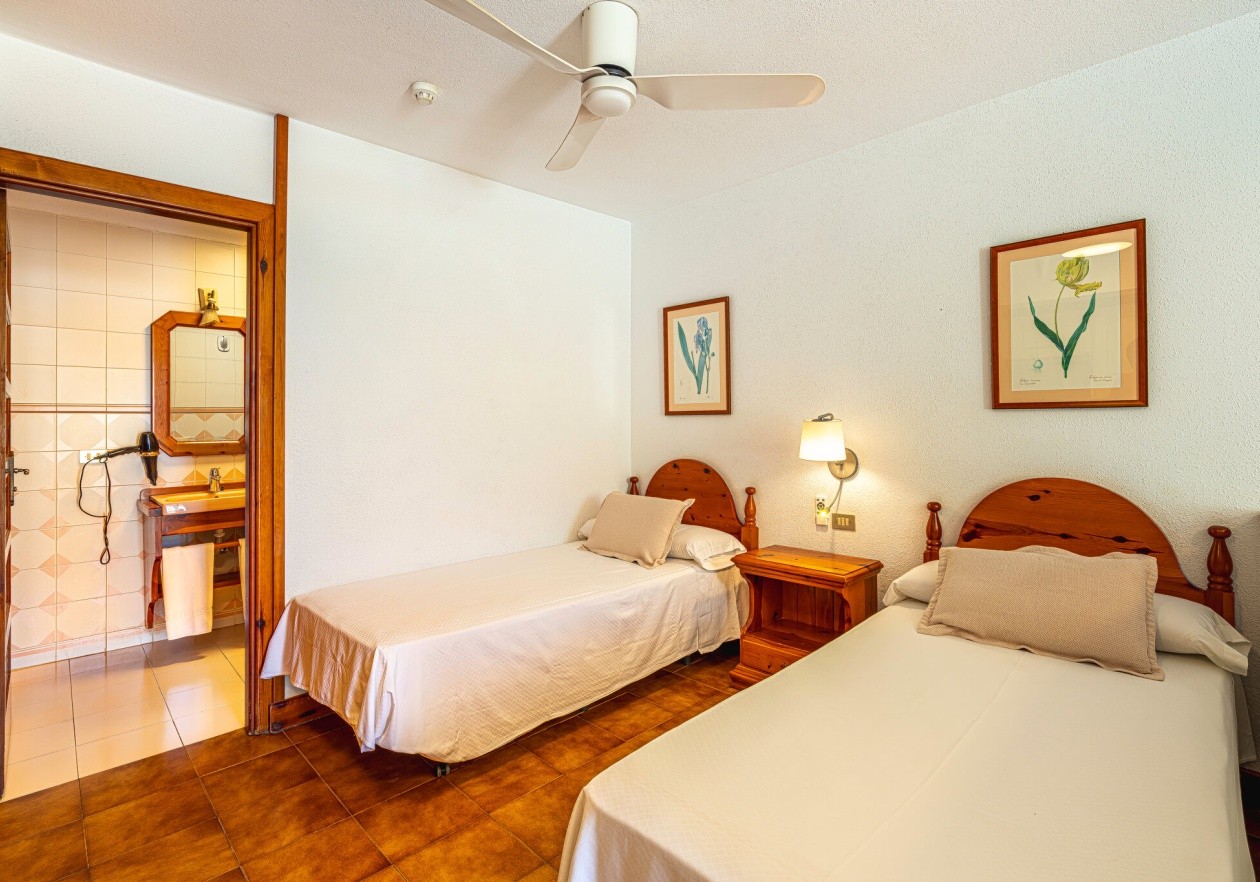 Nice ground floor studio with garden in Parque Santiago III