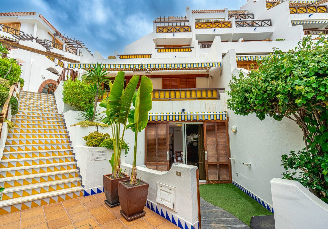 Nice ground floor studio with garden in Parque Santiago III