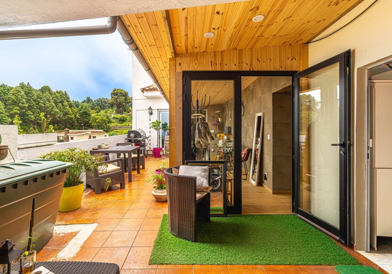 Fully renovated home in the traditional Canarian style.