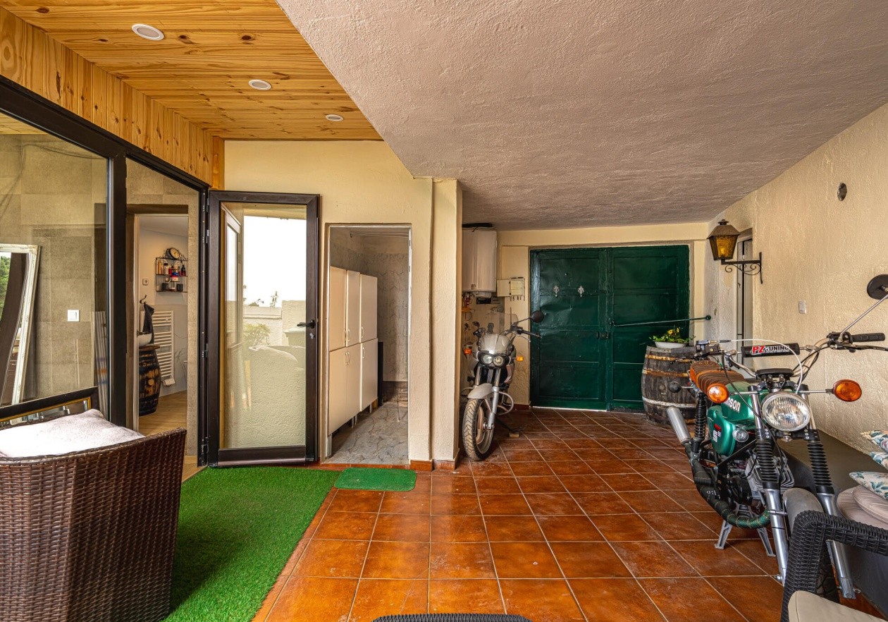 Fully renovated home in the traditional Canarian style.
