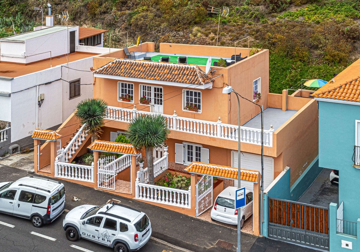 Casa completamente independiente, de auténtico estilo canario.