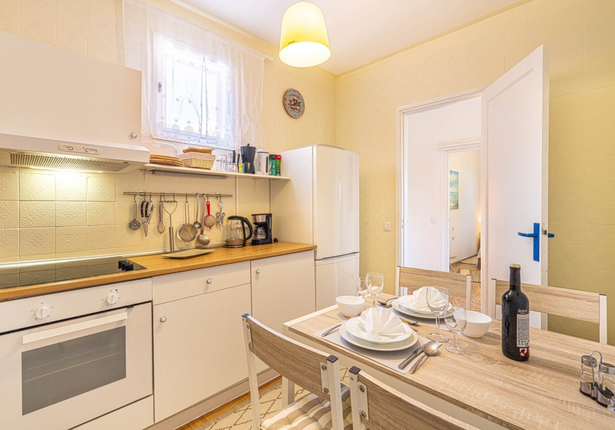 Completely detached home, built in authentic Canarian style.