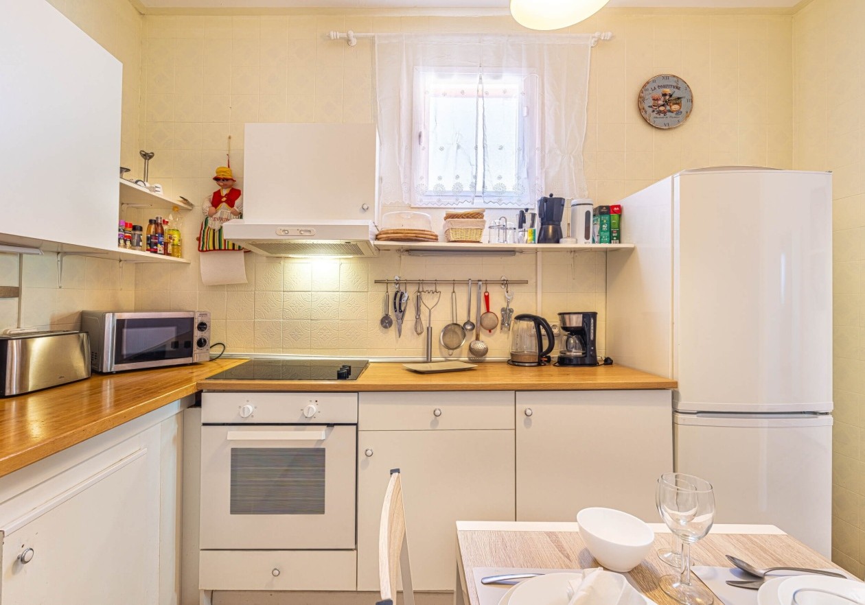 Completely detached home, built in authentic Canarian style.