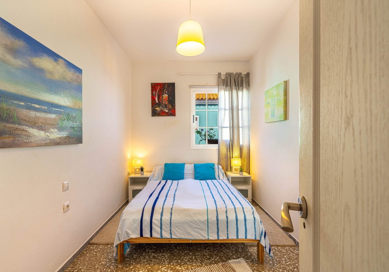 Completely detached home, built in authentic Canarian style.