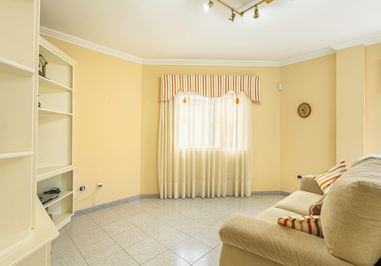 Semi-Detached House for Sale – Nice location and confort