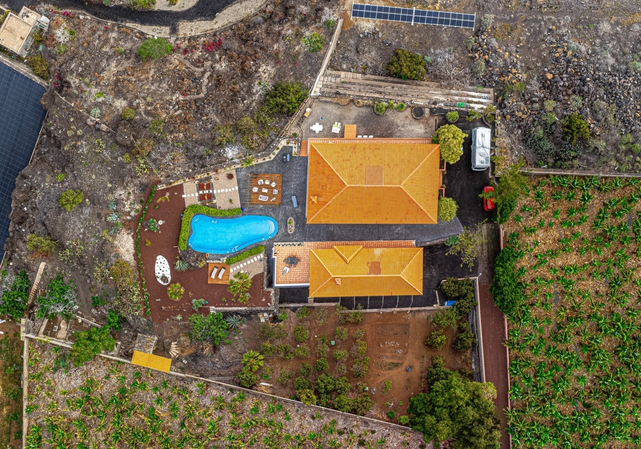 Exclusive finca with independent house in Acantilados de Los Gigantes