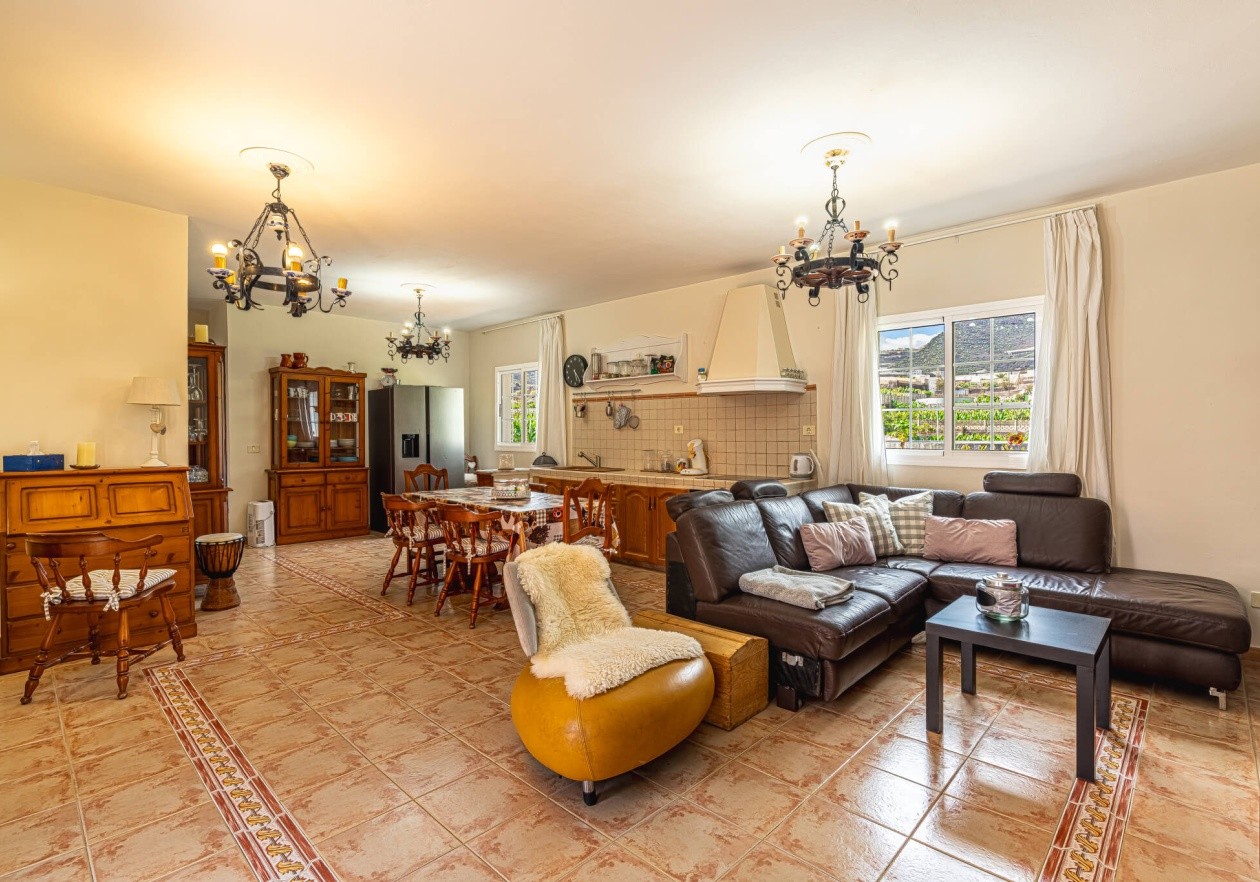 Exclusive finca with independent house in Acantilados de Los Gigantes