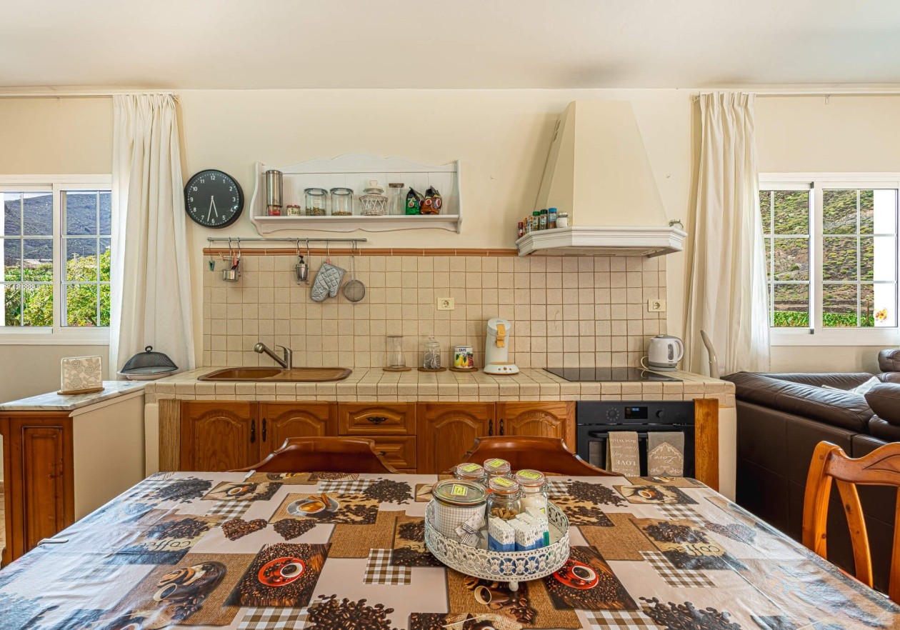 Exclusive finca with independent house in Acantilados de Los Gigantes