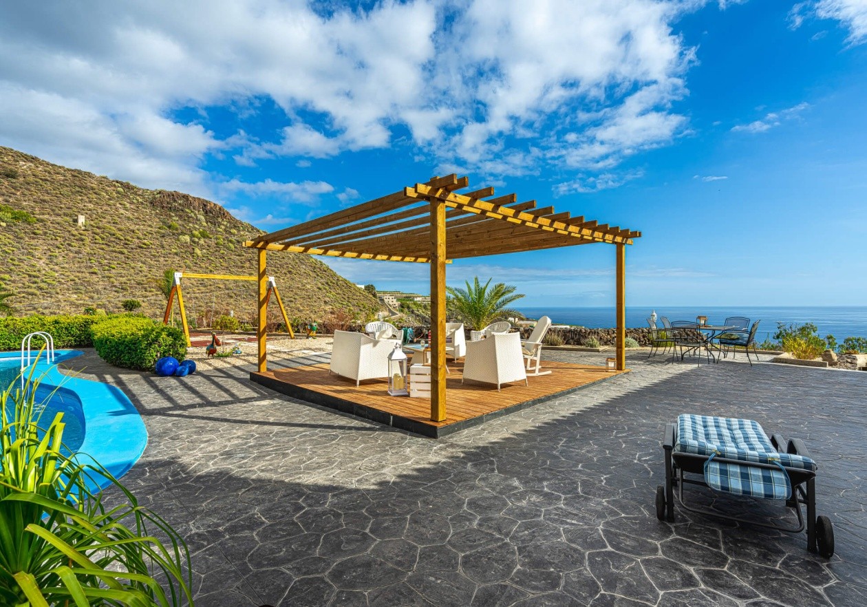 Exclusive finca with independent house in Acantilados de Los Gigantes