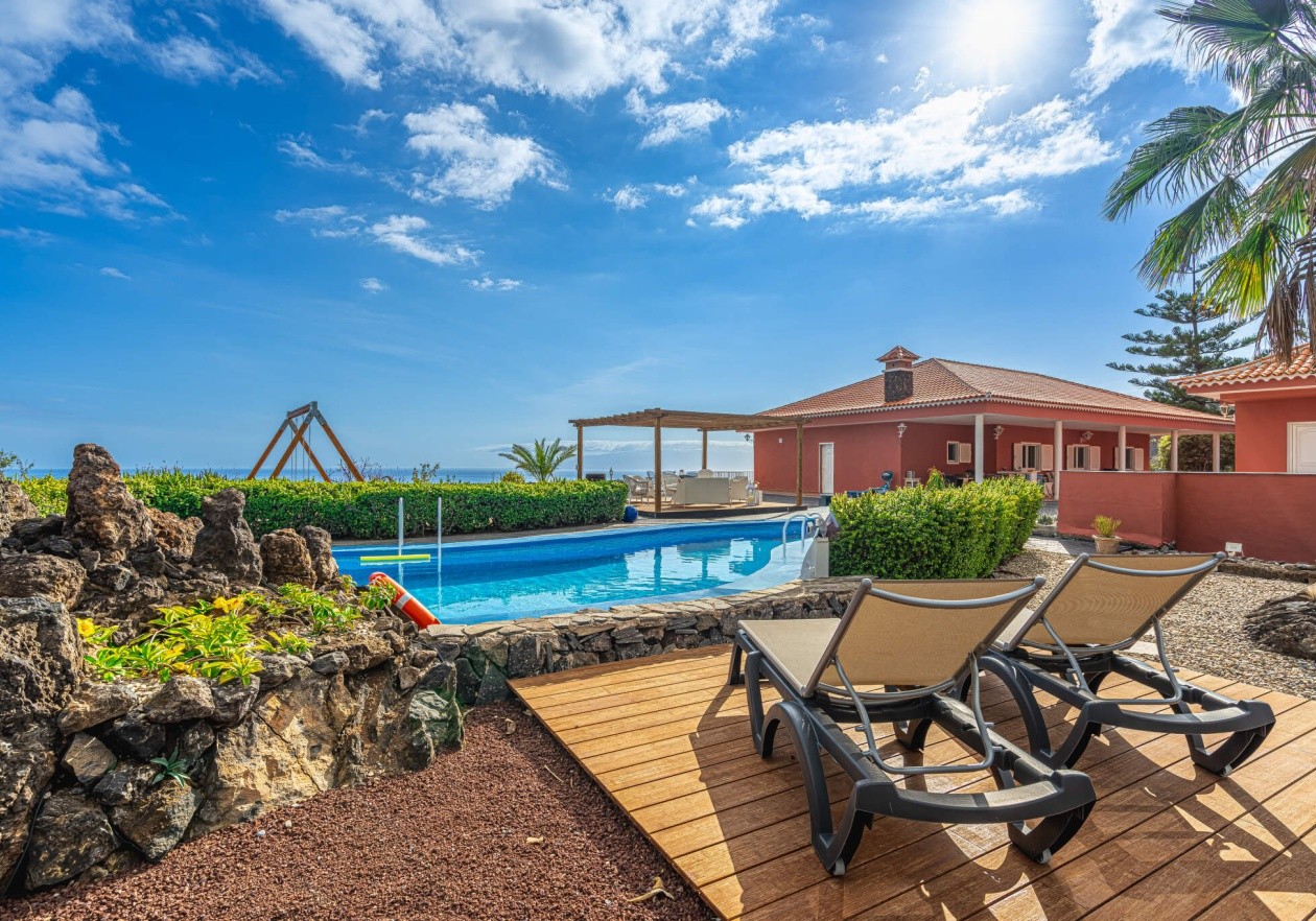 Exclusive finca with independent house in Acantilados de Los Gigantes