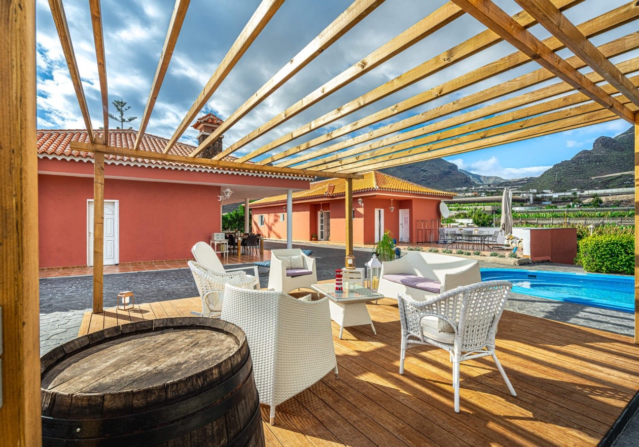 Exclusive finca with independent house in Acantilados de Los Gigantes