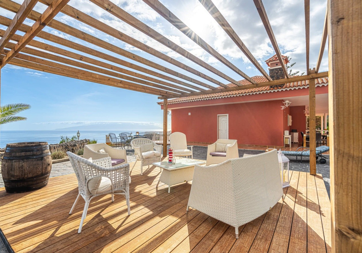 Exclusive finca with independent house in Acantilados de Los Gigantes