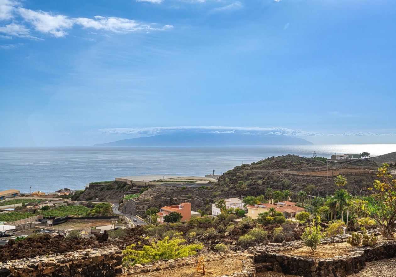 Exclusive finca with independent house in Acantilados de Los Gigantes