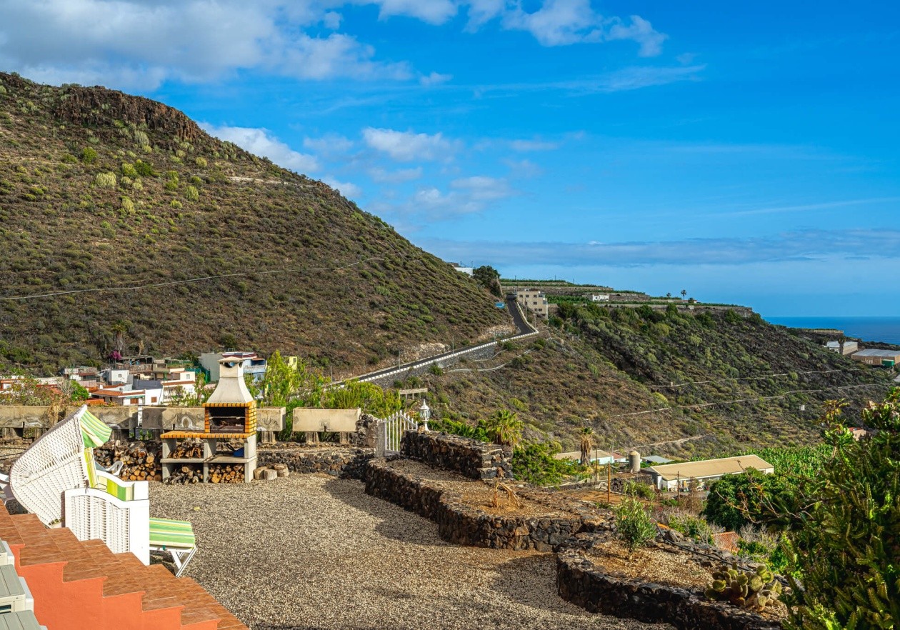 Exclusive finca with independent house in Acantilados de Los Gigantes