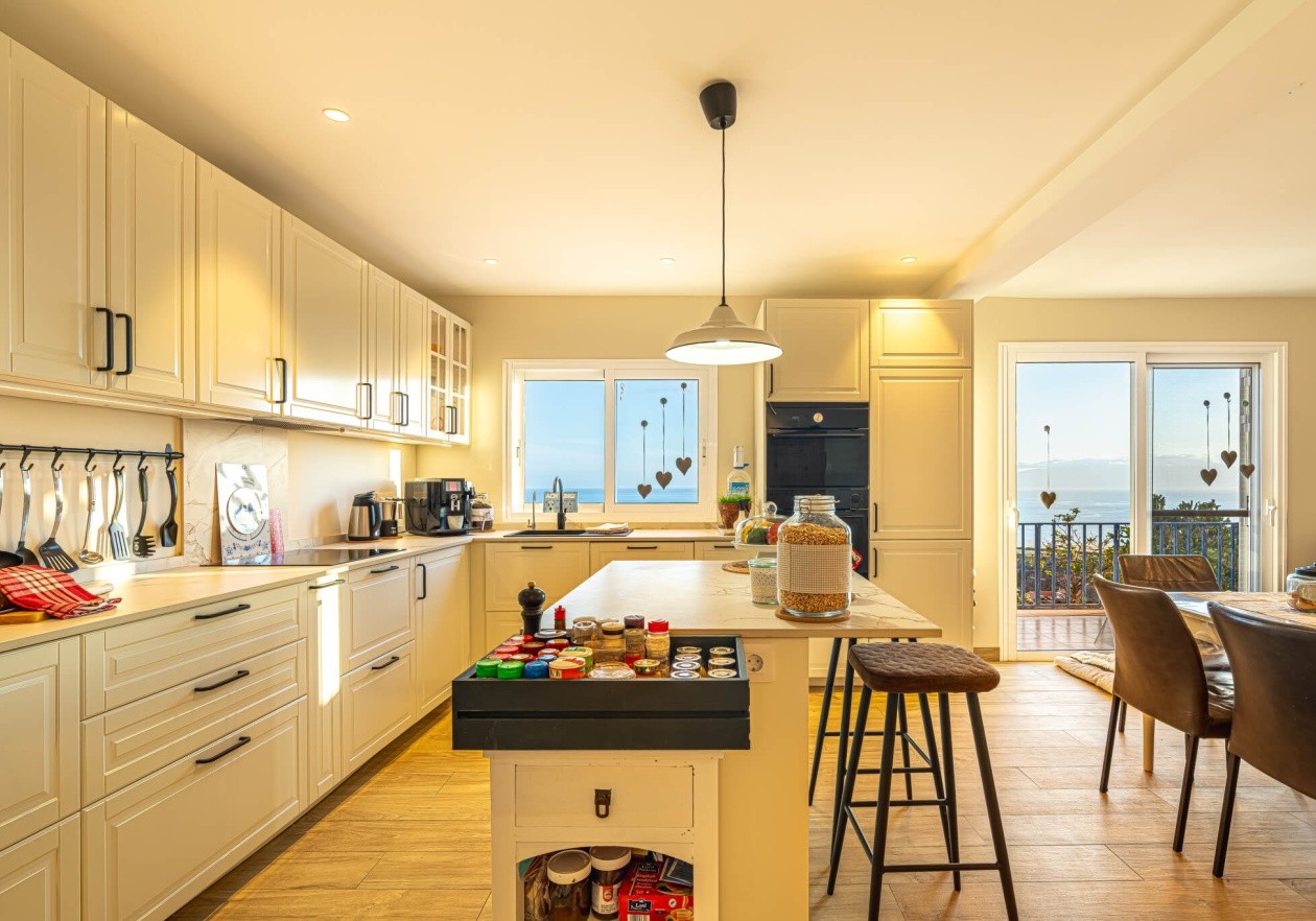 Exclusive finca with independent house in Acantilados de Los Gigantes
