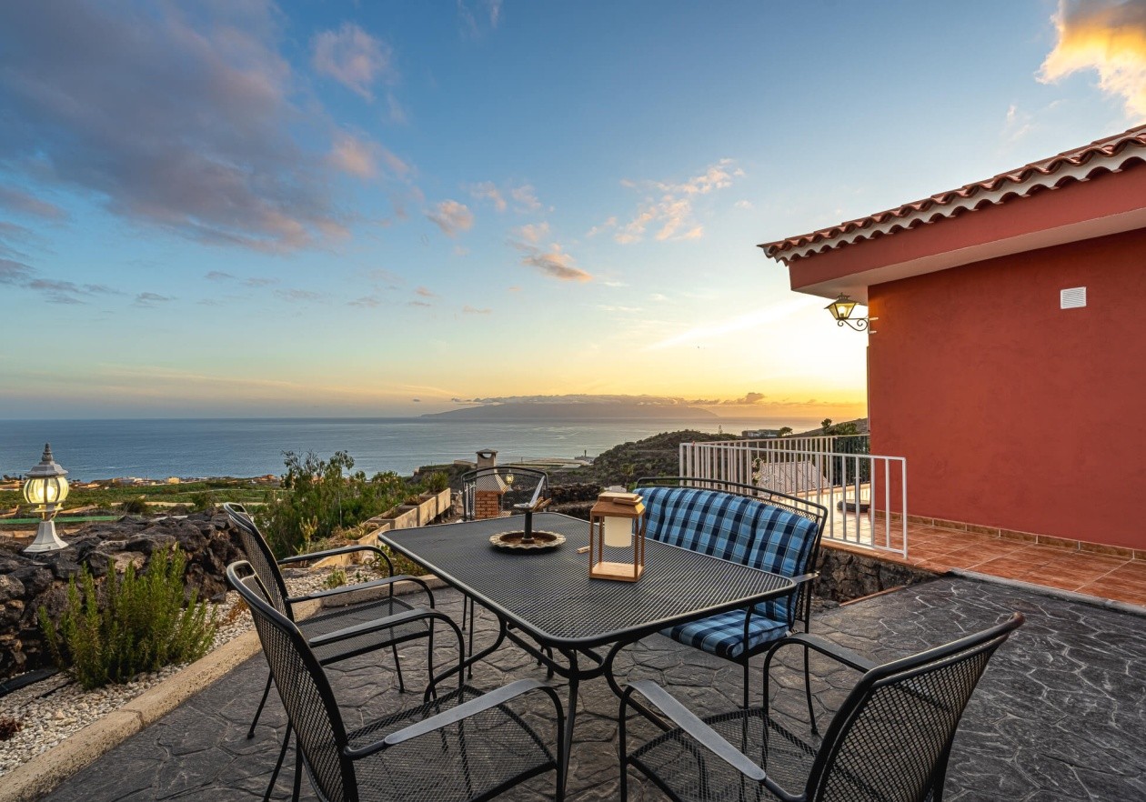 Exclusive finca with independent house in Acantilados de Los Gigantes