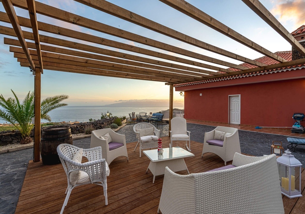 Exclusive finca with independent house in Acantilados de Los Gigantes