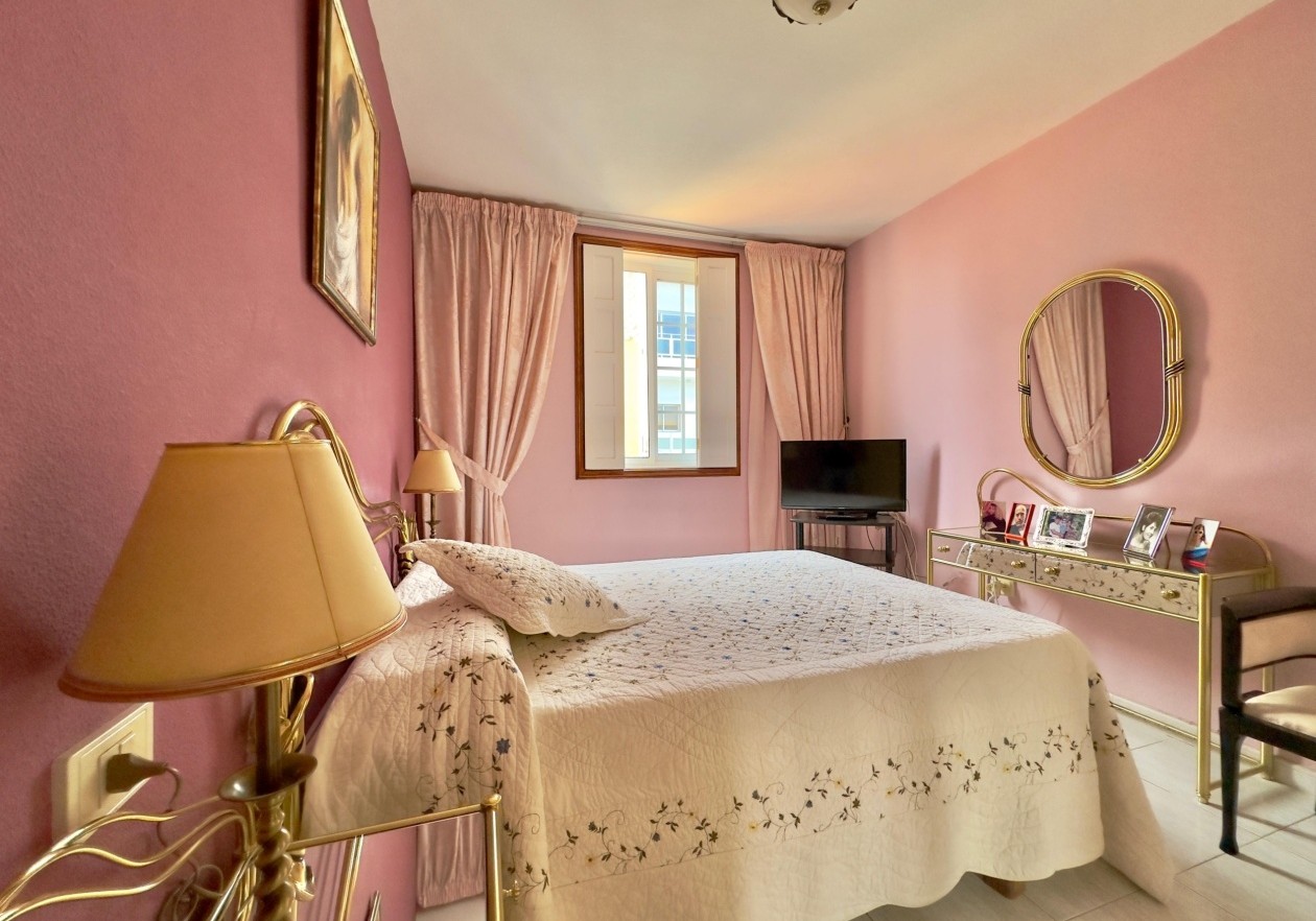 Amplia casa unifamiliar en Las Rosas – Arona