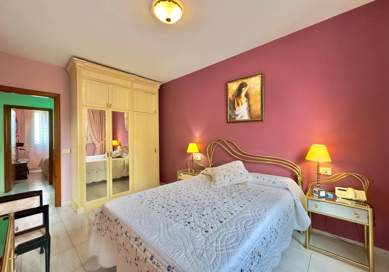 Amplia casa unifamiliar en Las Rosas – Arona