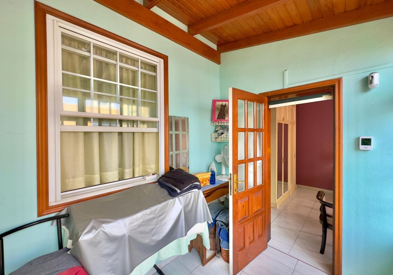 Amplia casa unifamiliar en Las Rosas – Arona