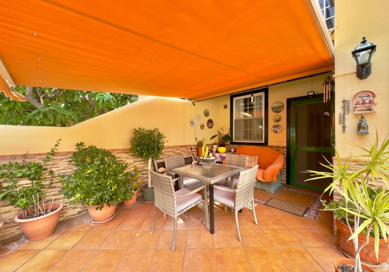 Amplia casa unifamiliar en Las Rosas – Arona