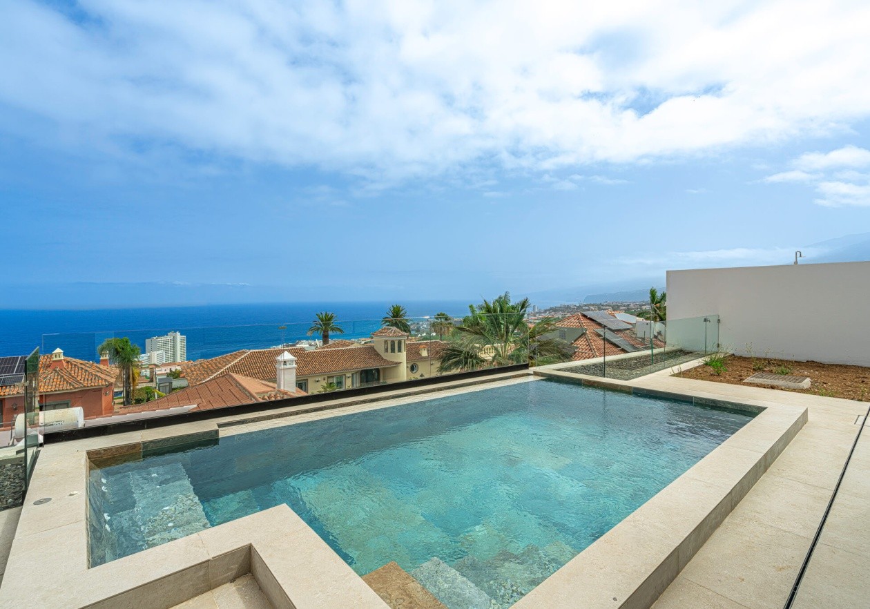 VILLA DE LUJO CON VISTAS AL MAR 