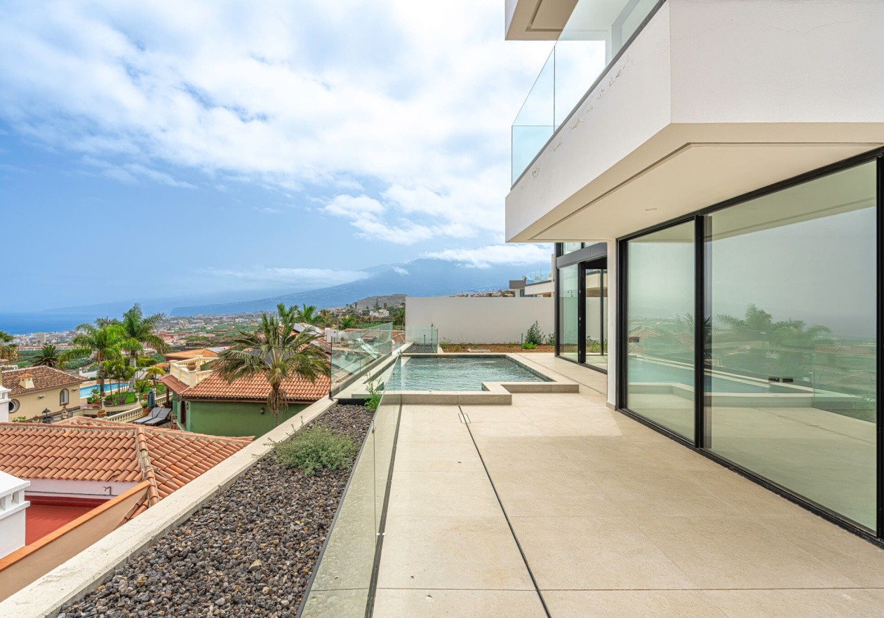 VILLA DE LUJO CON VISTAS AL MAR 
