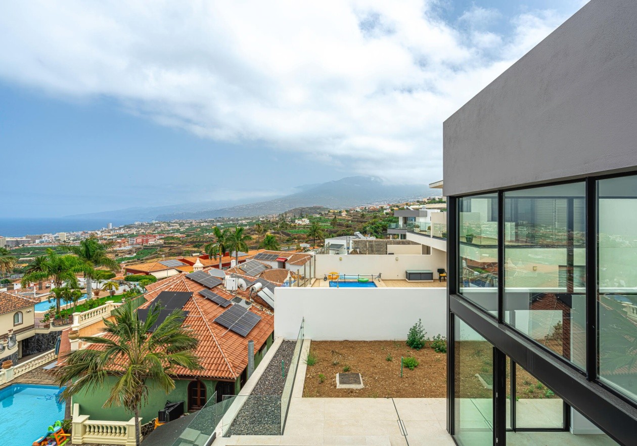 VILLA DE LUJO CON VISTAS AL MAR 