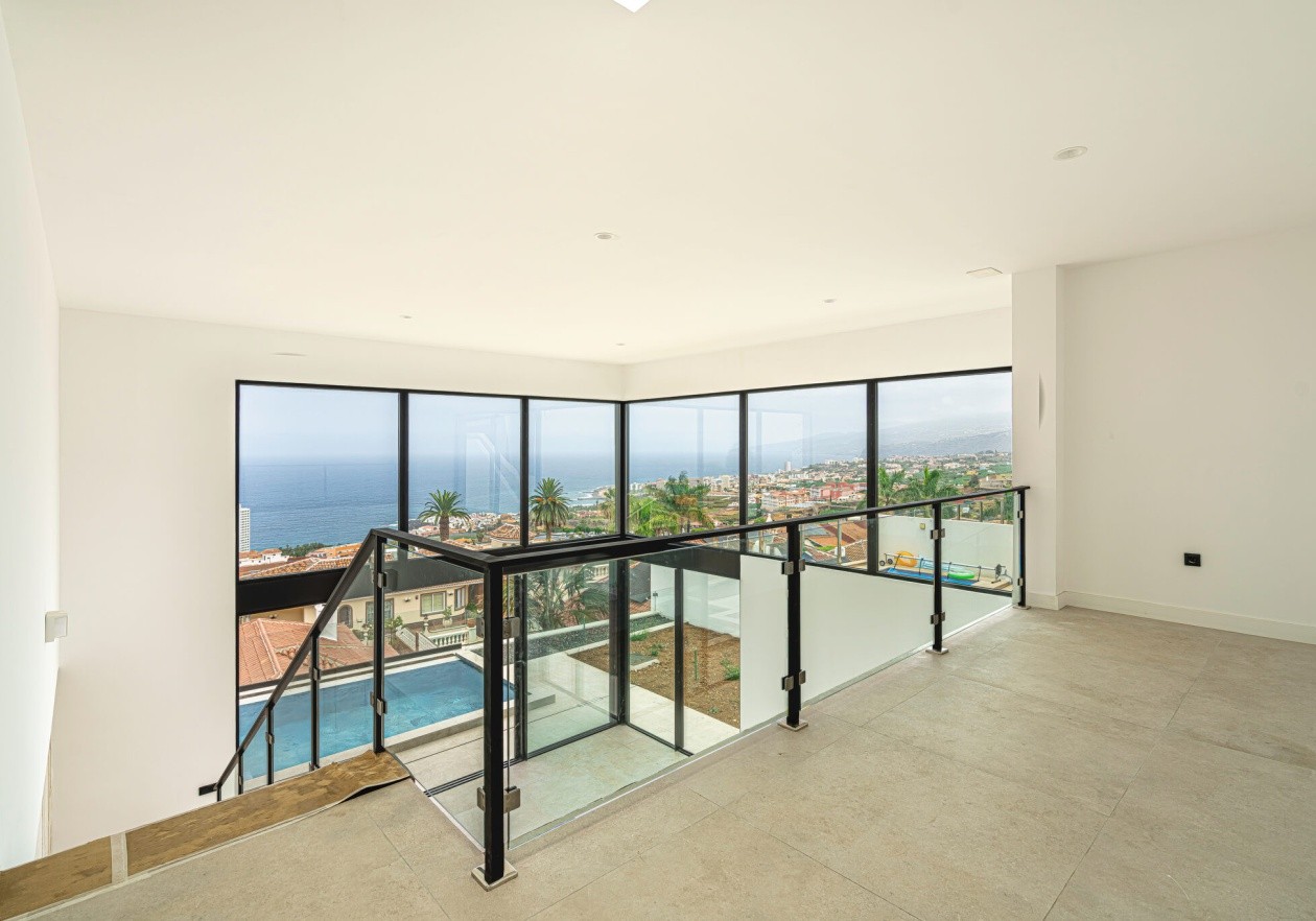 VILLA DE LUJO CON VISTAS AL MAR 
