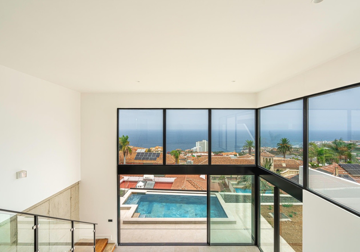 VILLA DE LUJO CON VISTAS AL MAR 