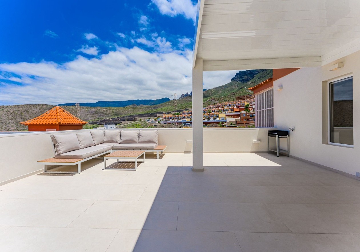 Ático con piscina privada en Roque del Conde 