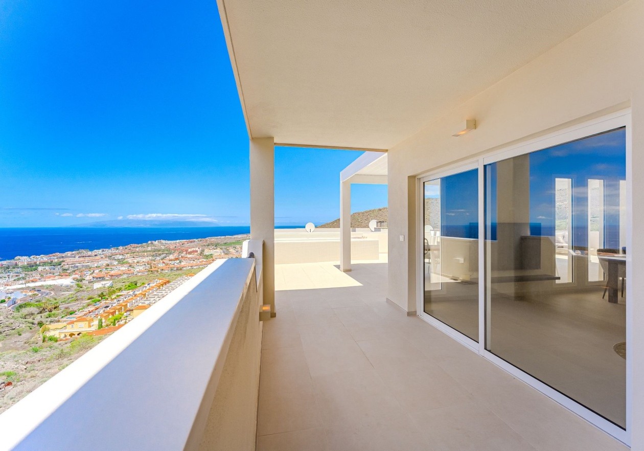 Ático con piscina privada en Roque del Conde 
