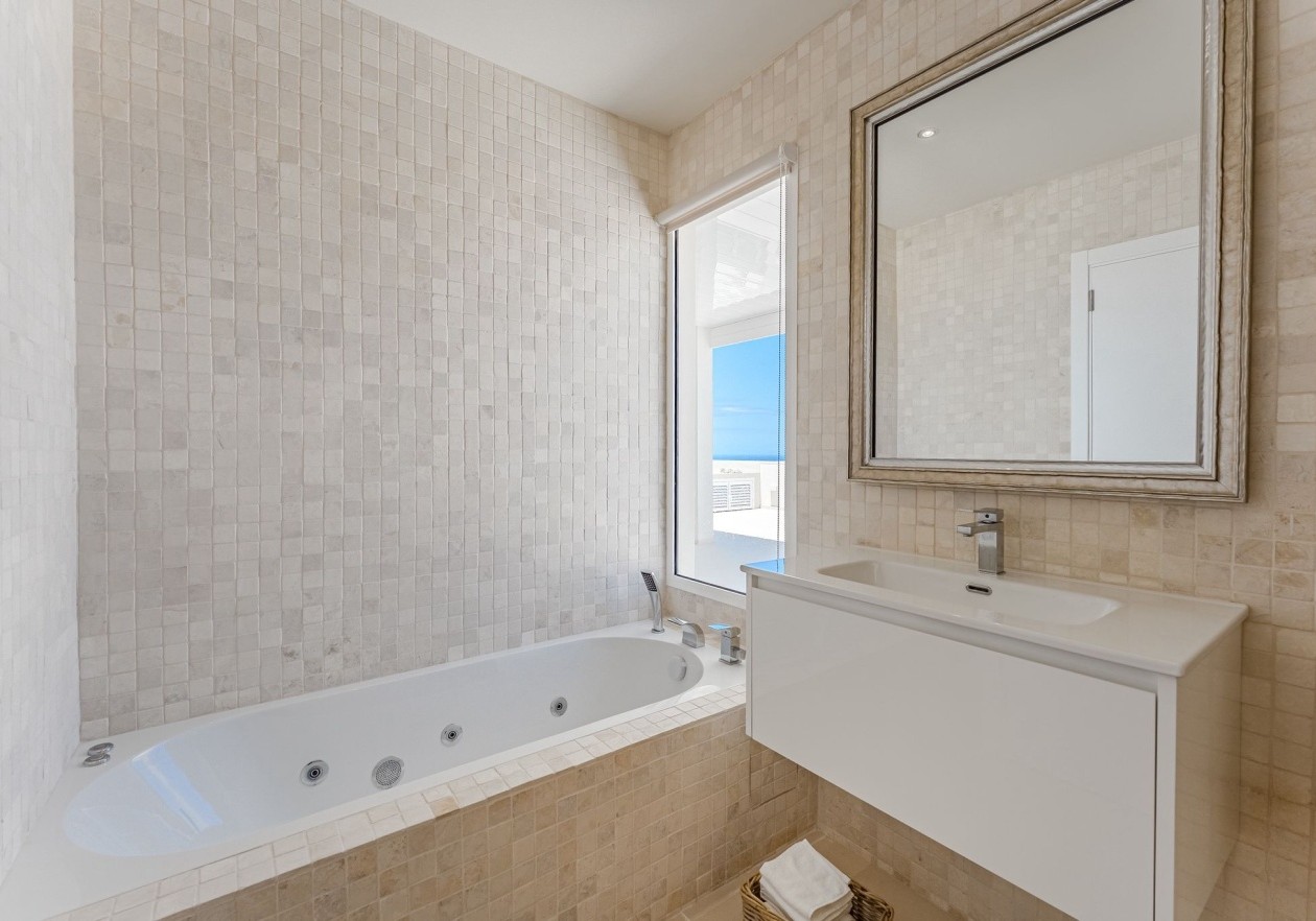 Ático con piscina privada en Roque del Conde 