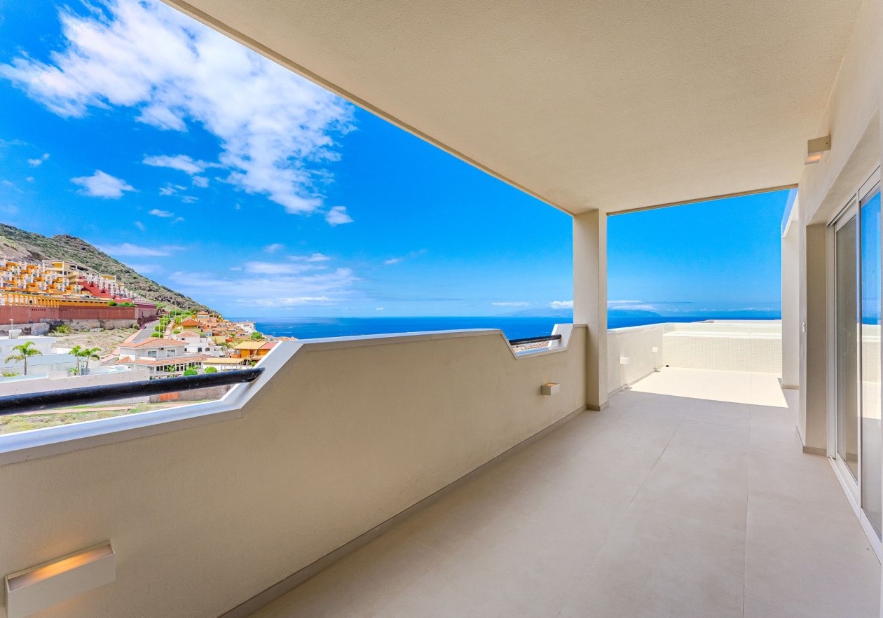 Ático con piscina privada en Roque del Conde 