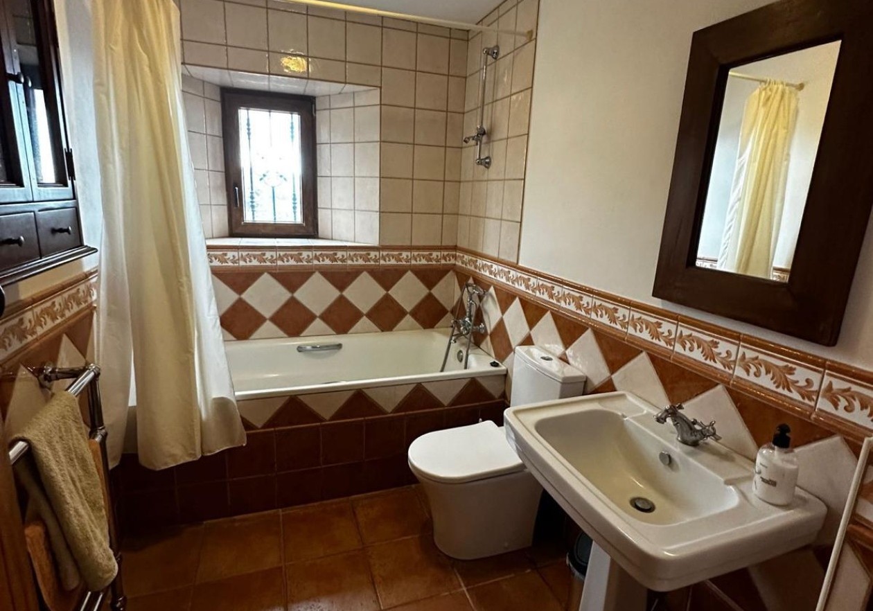 Finca rústica de estilo canario con piscina en Arona