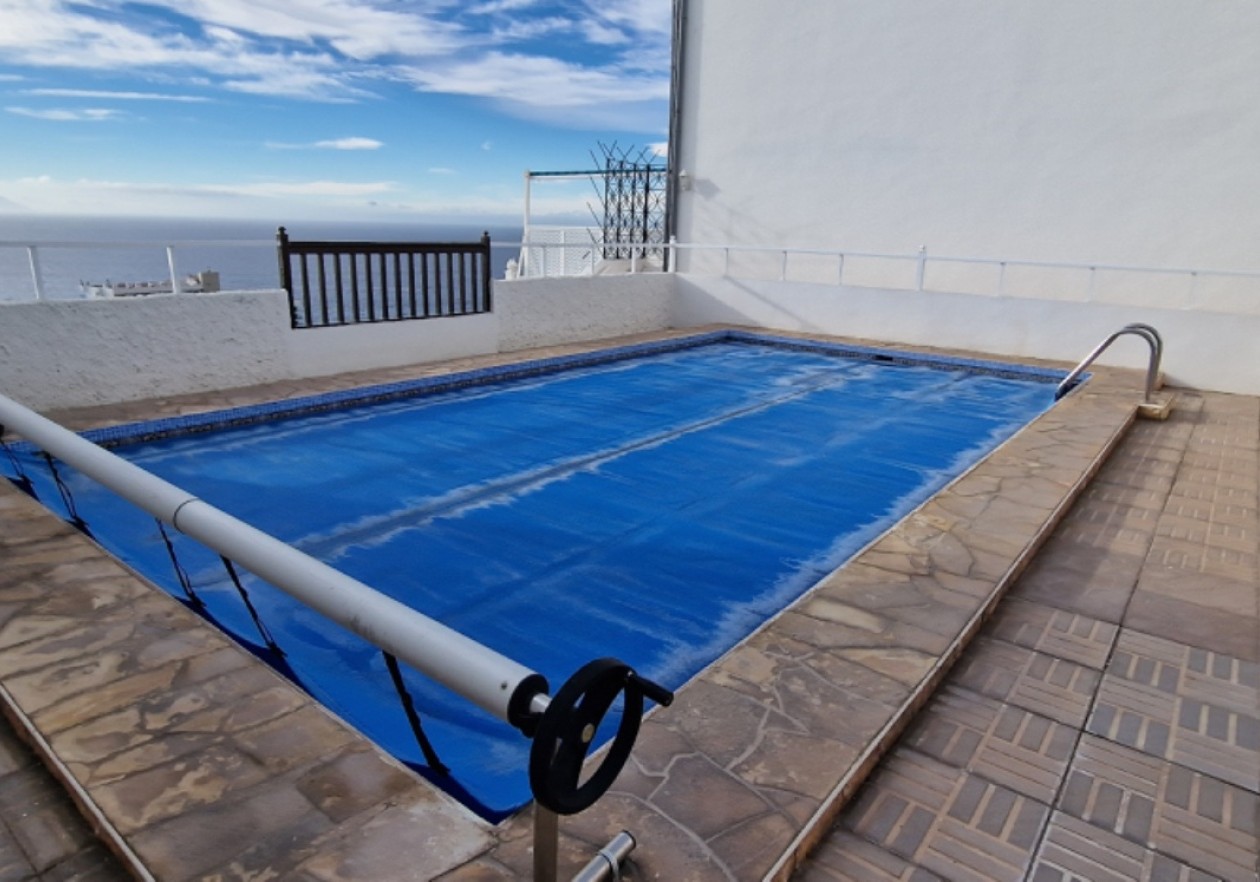 Dúplex con terraza y vistas al mar en Los Gigantes