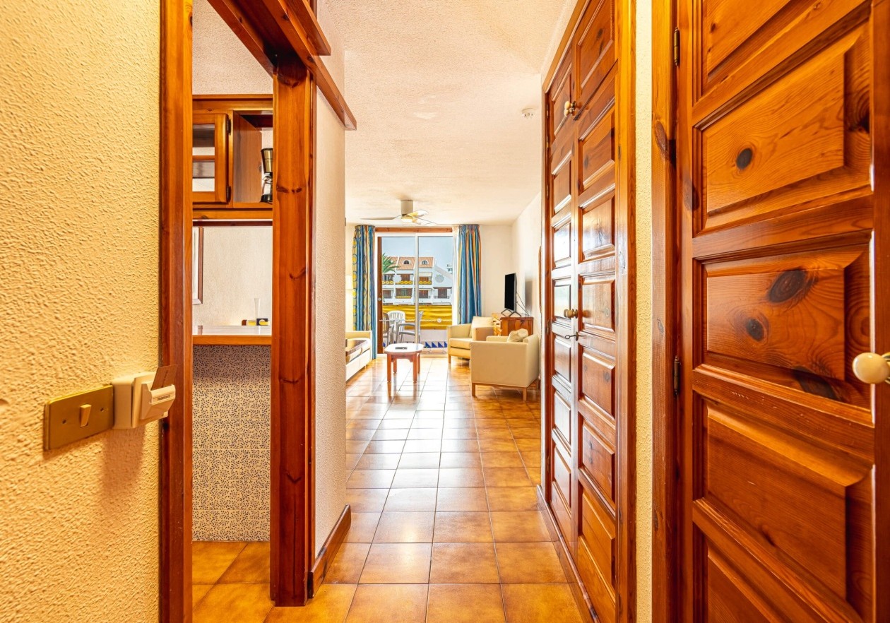 Encantador apartamento en esquina con amplia terraza en Parque Santiago 3