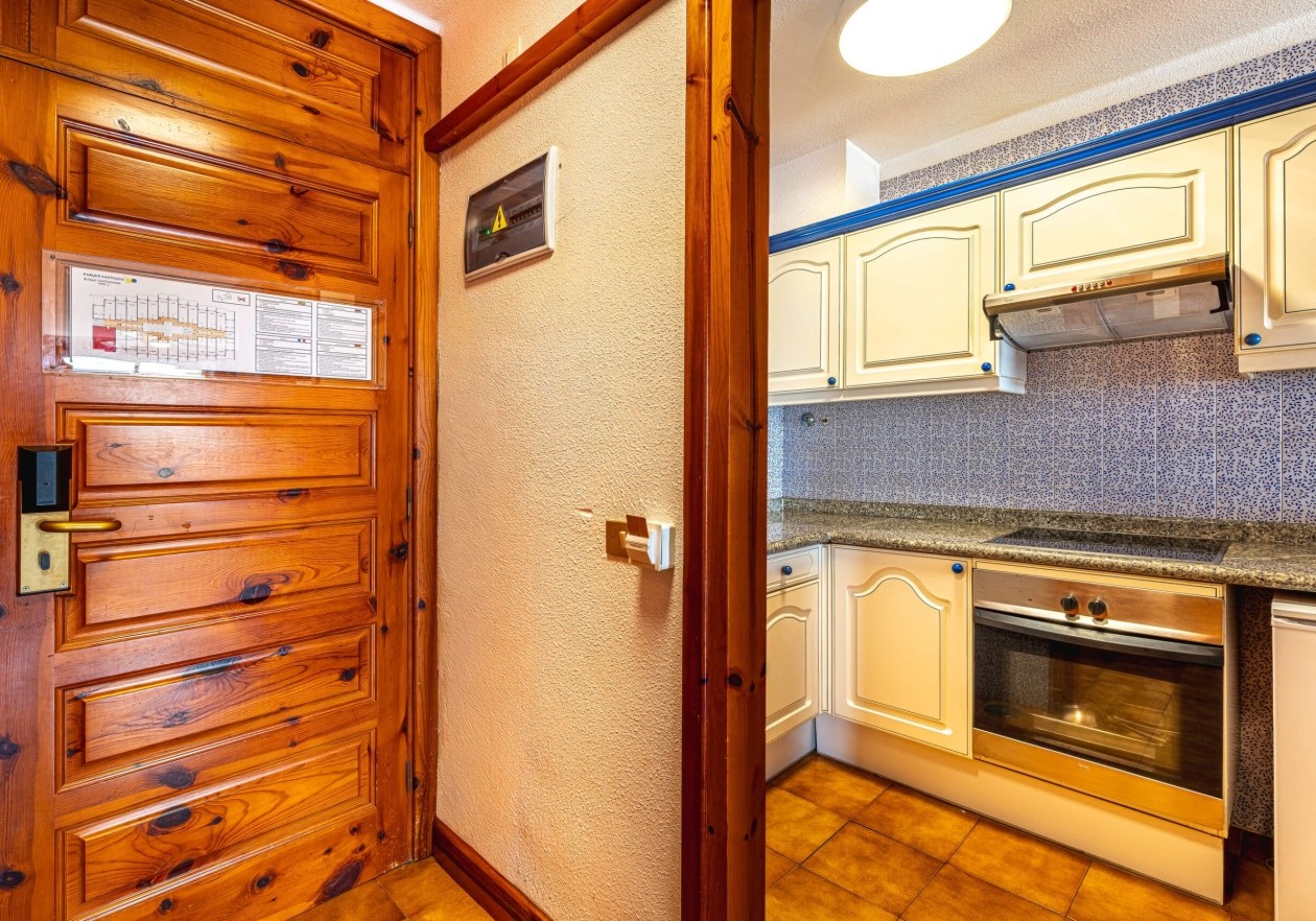 Encantador apartamento en esquina con amplia terraza en Parque Santiago 3