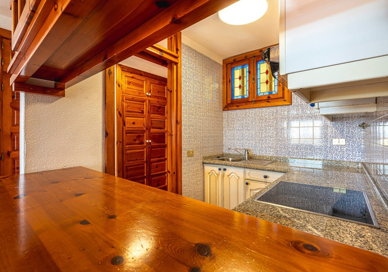 Encantador apartamento en esquina con amplia terraza en Parque Santiago 3