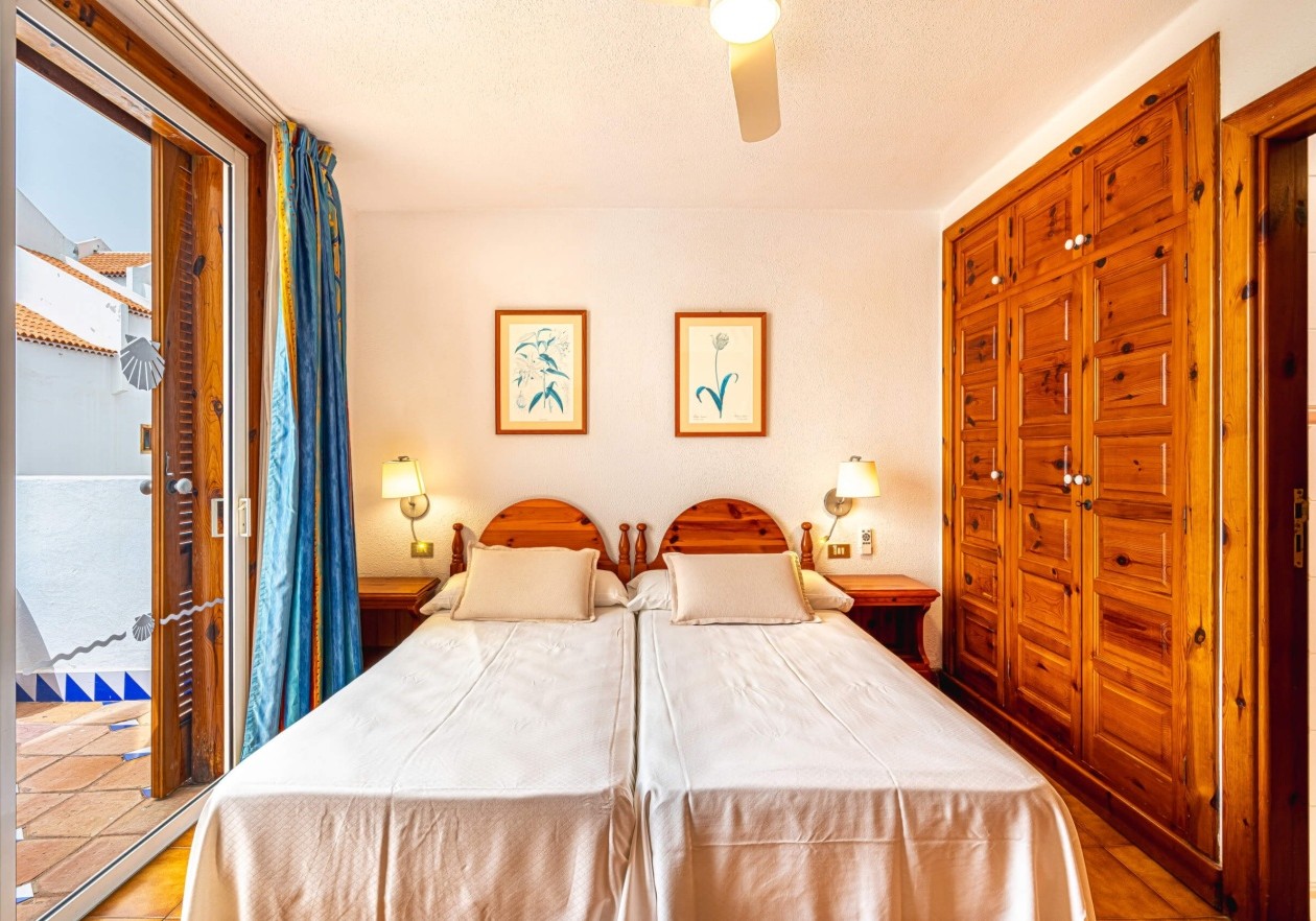 Encantador apartamento en esquina con amplia terraza en Parque Santiago 3