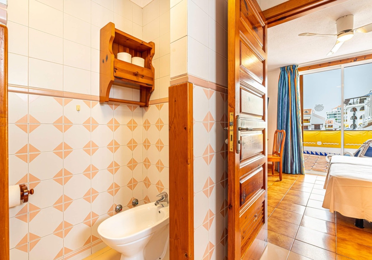 Encantador apartamento en esquina con amplia terraza en Parque Santiago 3